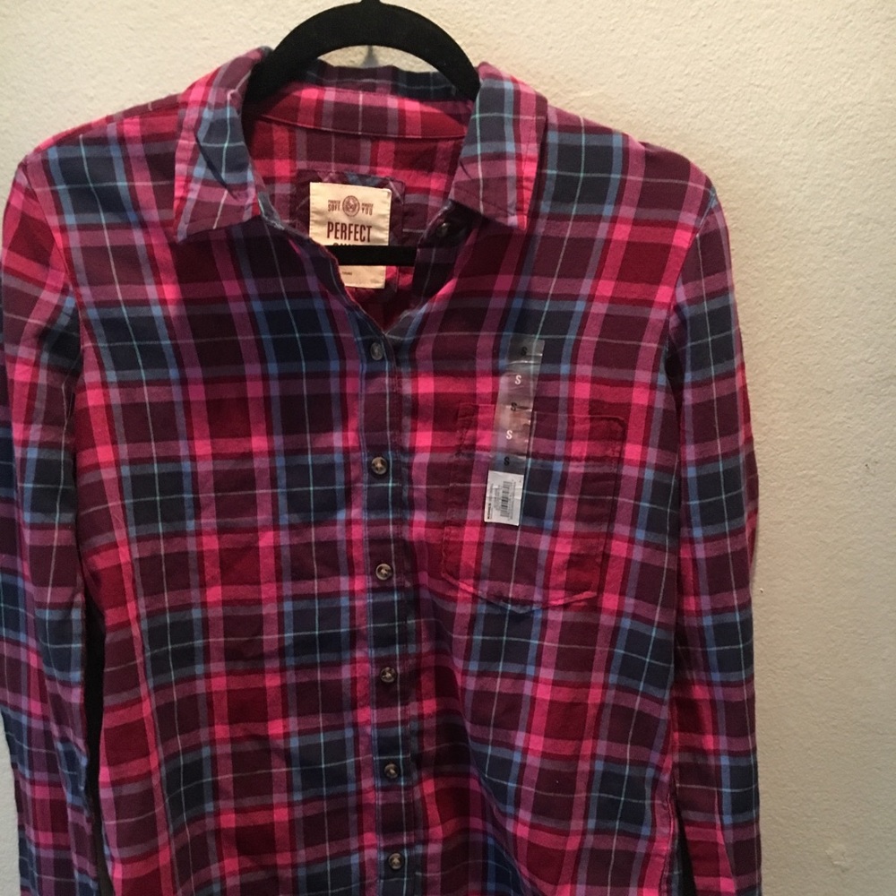 NEVER WORN TOP